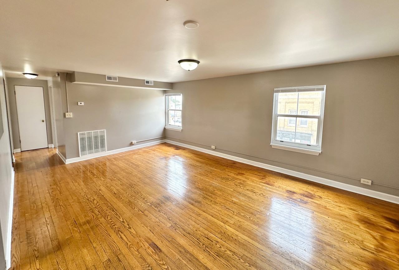 104 E Sumner St #1 - Photo 2 of 15