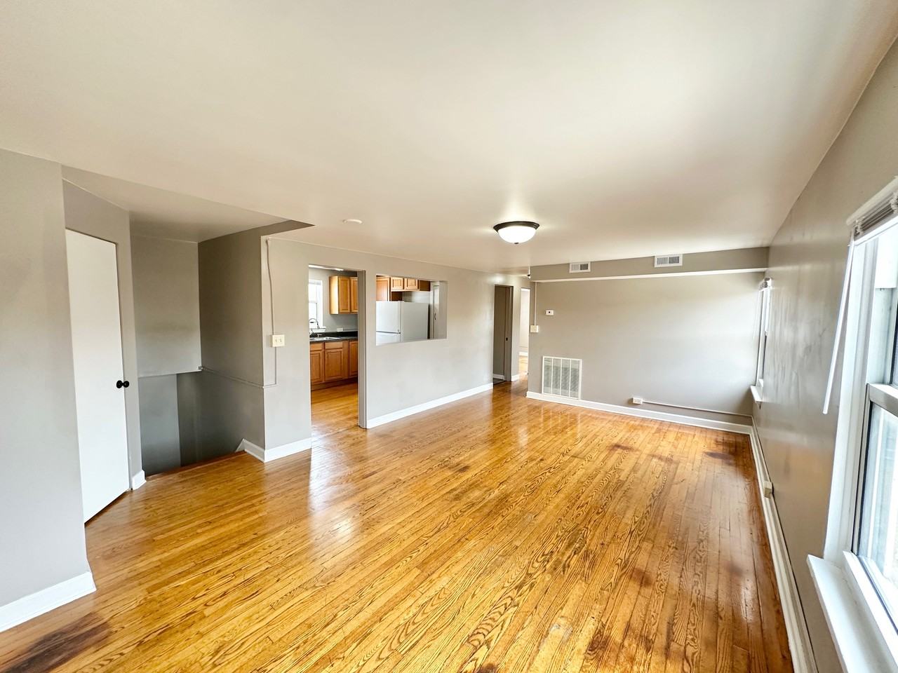 104 E Sumner St #1 - Photo 3 of 15