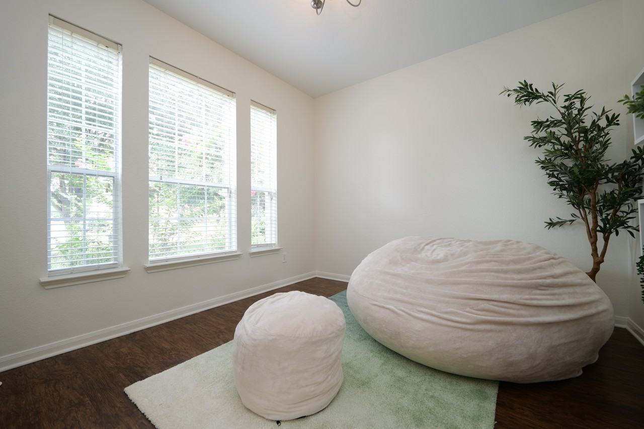 1203 Lavender Shade Ct - Photo 3 of 44