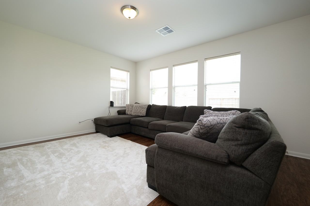 1203 Lavender Shade Ct - Photo 7 of 44