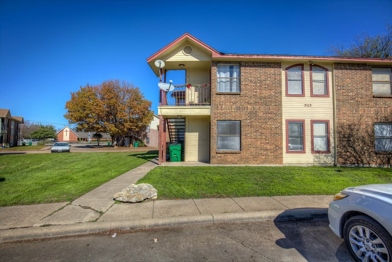 5113 Herrick Ct - Photo 2 of 3