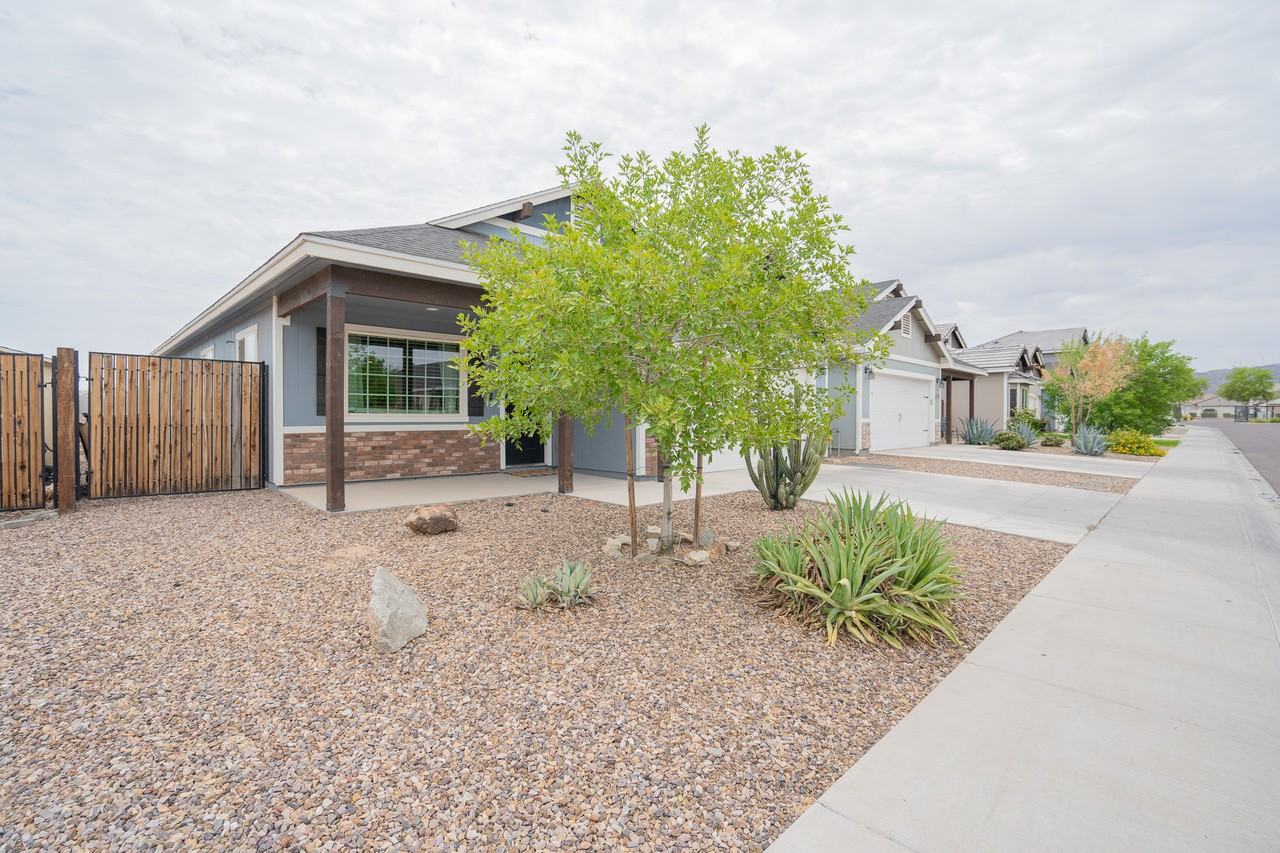 5029 S 11th Pl - Photo 3 of 39