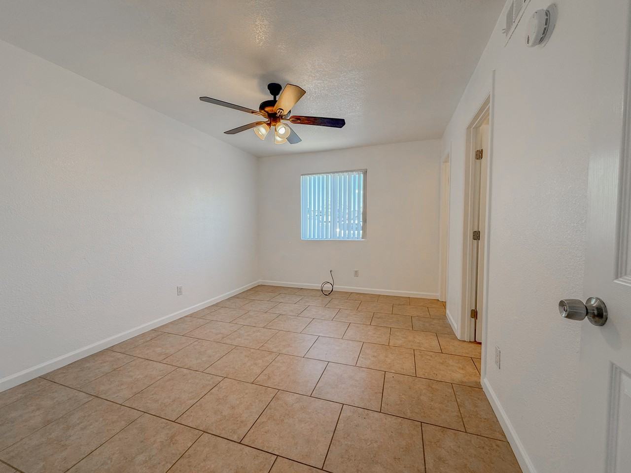 339 N 11Th St - Photo 4 of 34