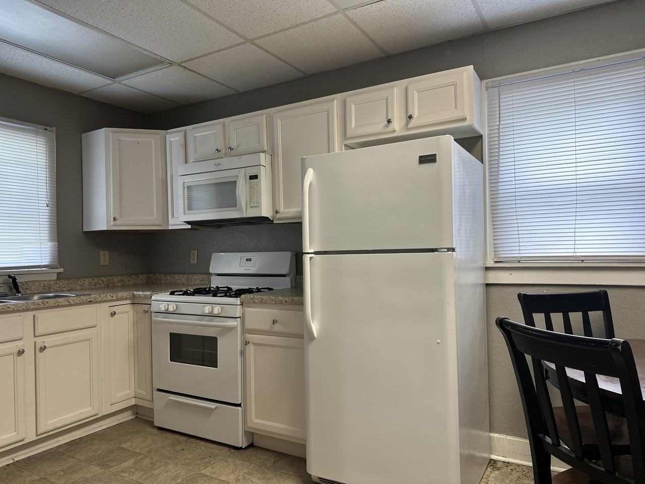 219 S 10th St - Photo 3 of 46