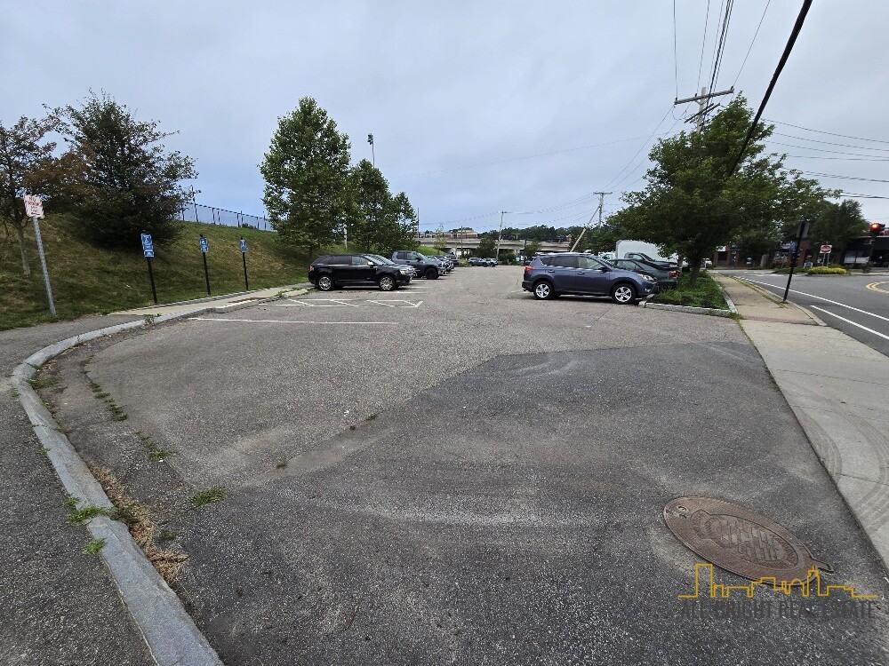 362 East St #L202 - Photo 7 of 8