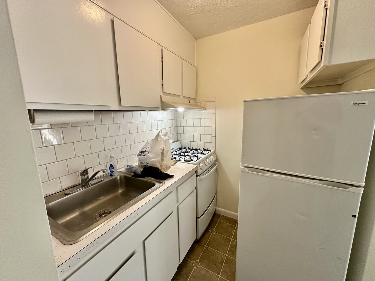 360 Market St #B4 - Photo 5 of 6