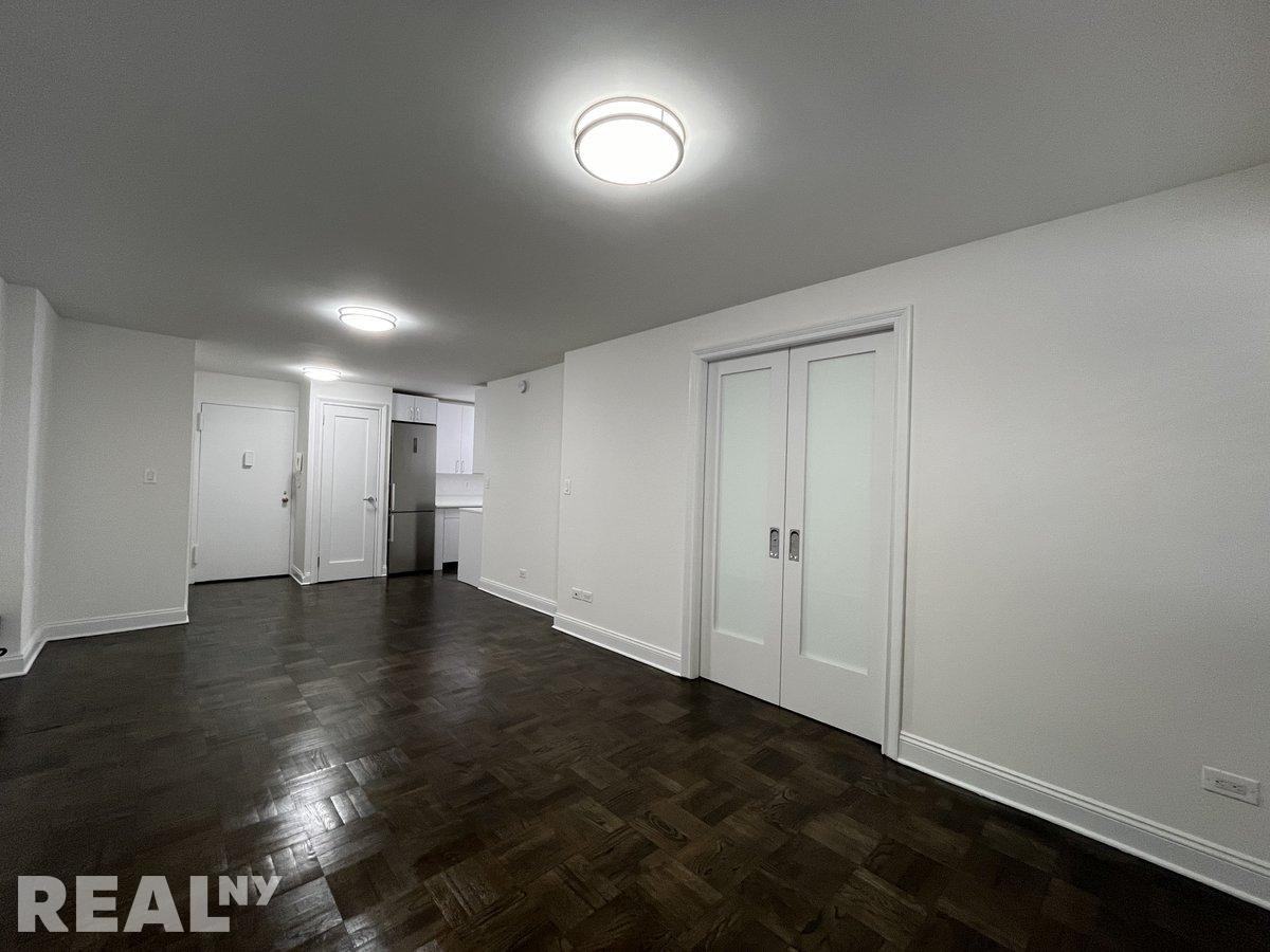 5th Ave #10F - Photo 4 of 8