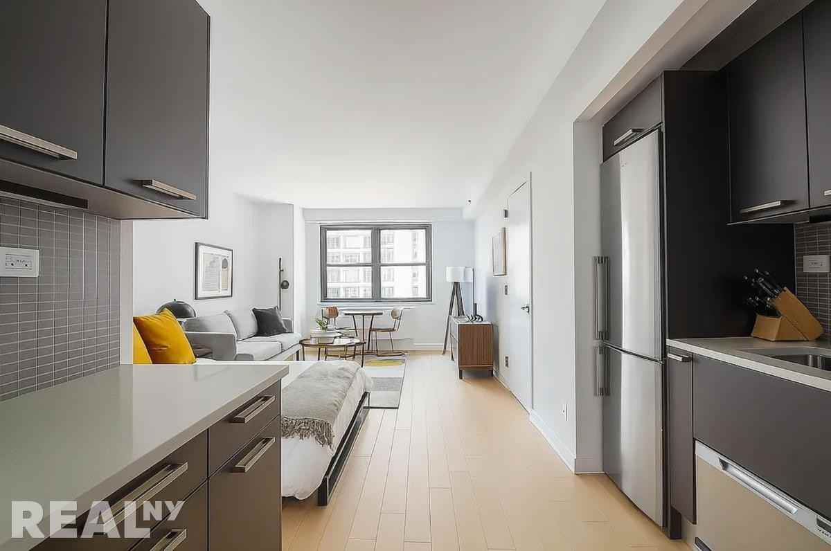 E 39th St #15C - Photo 2 of 7