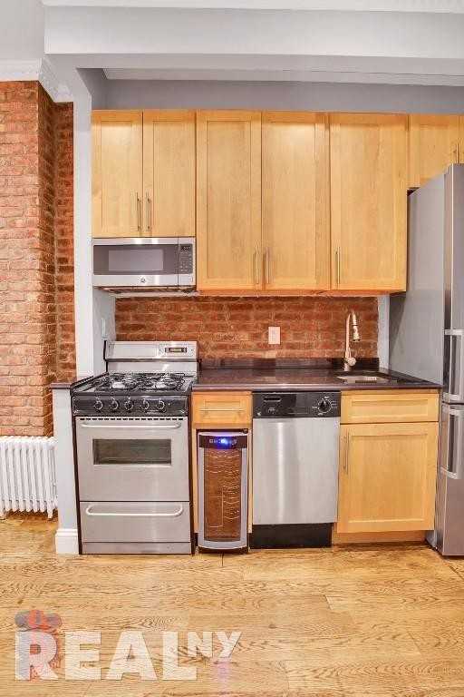 Perry St #9 - Photo 2 of 5