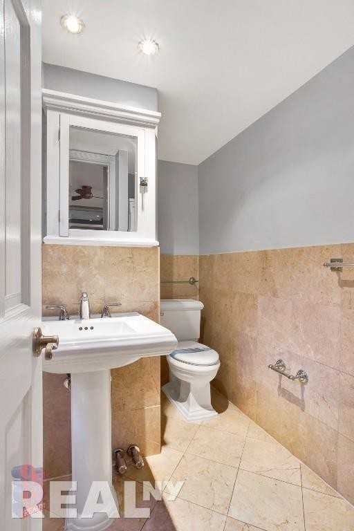 Perry St #9 - Photo 5 of 5