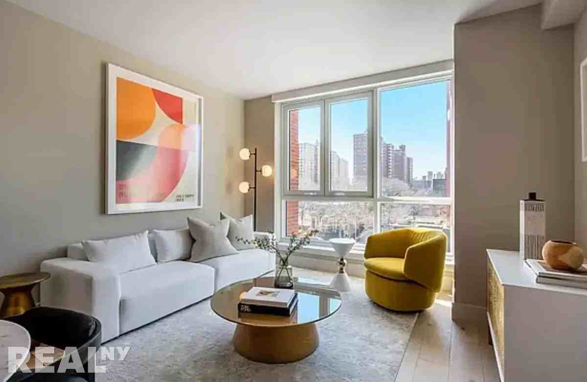 E 2nd St #2B - Photo 2 of 10