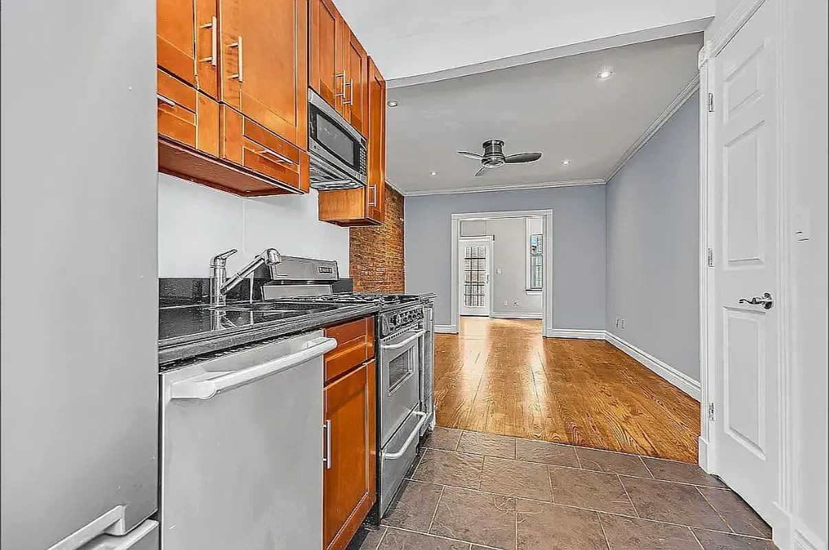 10th Ave #4C - Photo 4 of 6