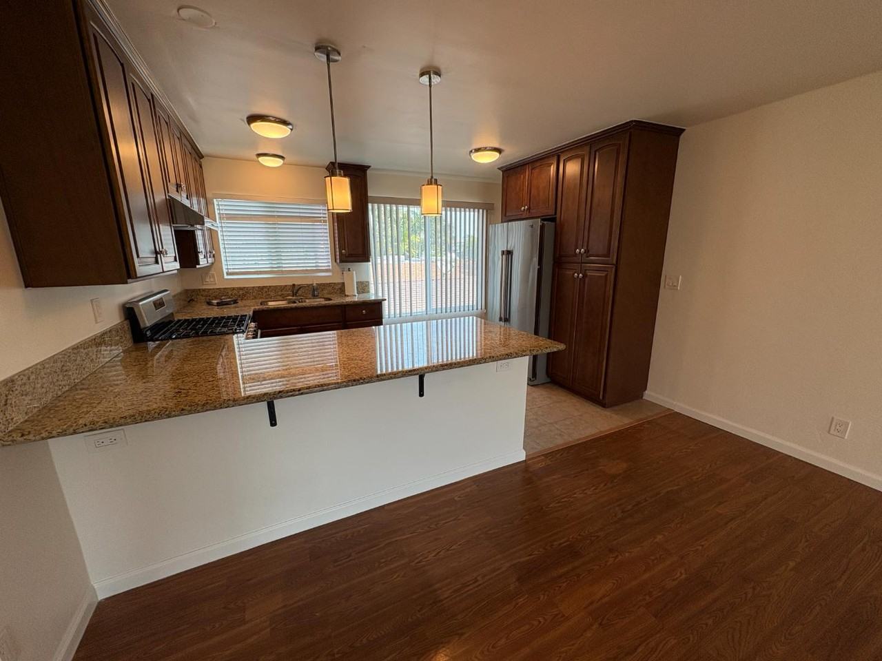 3838 Chamoune Ave - Photo 5 of 20