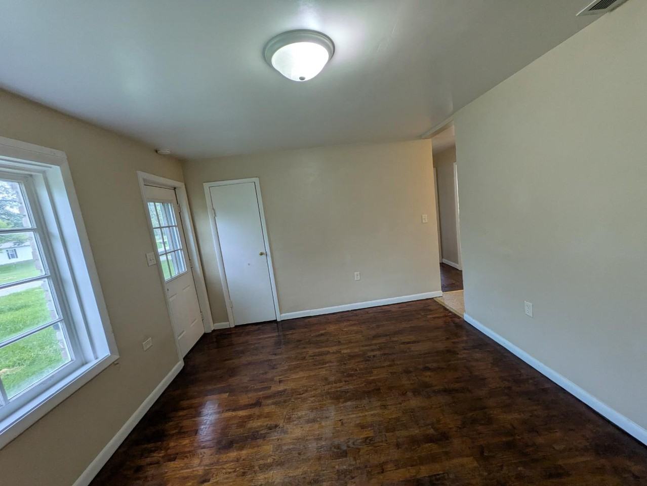 1101 S Pittenger Rd - Photo 2 of 13