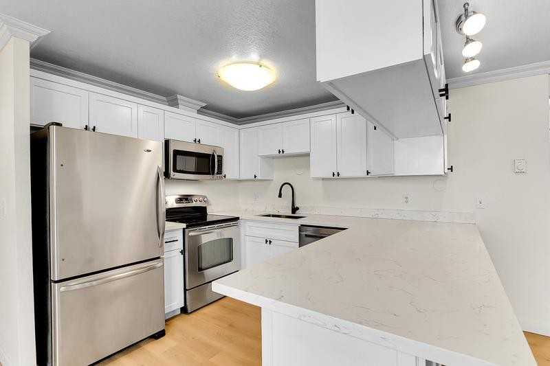 1752 Nw 57th St - Photo 2 of 20