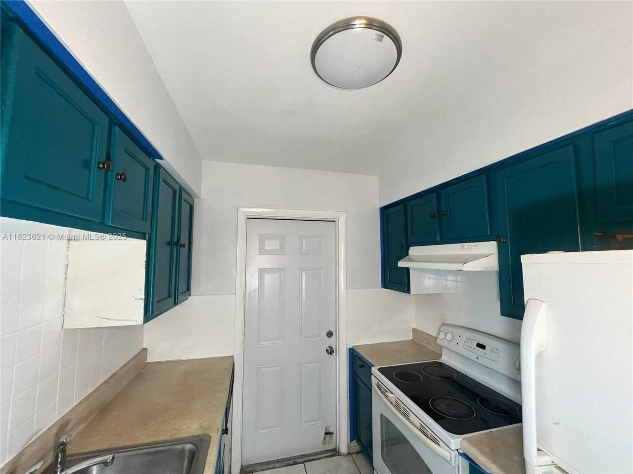 1816 Mckinley St #12 - Photo 6 of 22