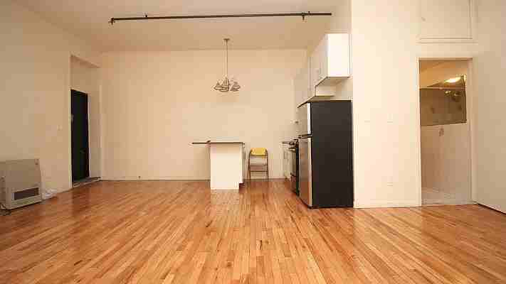 1670 Gates Avenue #102 - Photo 6 of 6