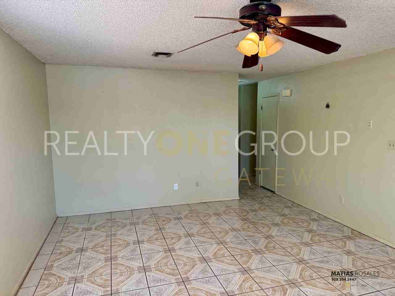 1152 E Kennedy Ln - Photo 3 of 15
