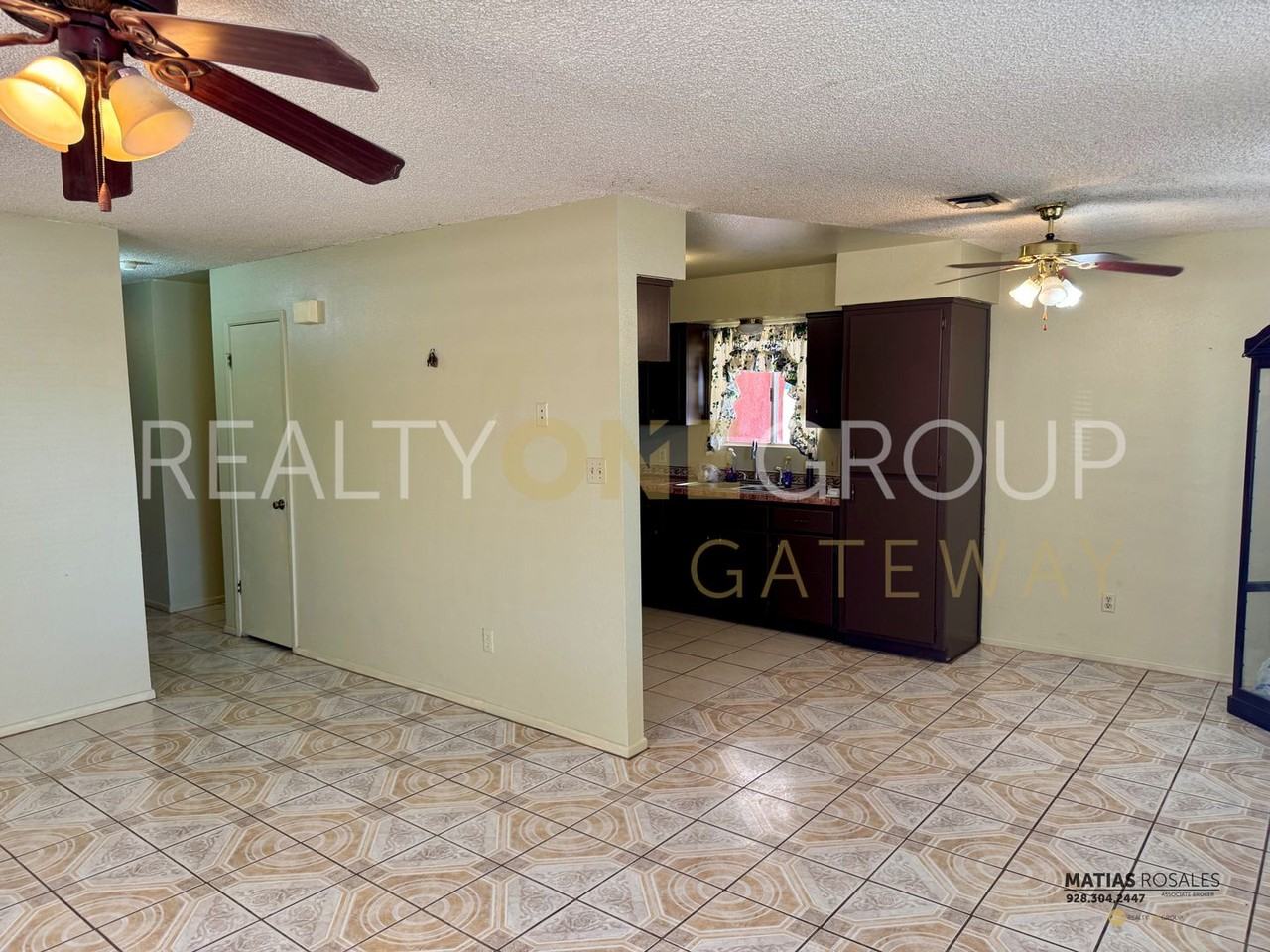 1152 E Kennedy Ln - Photo 4 of 15