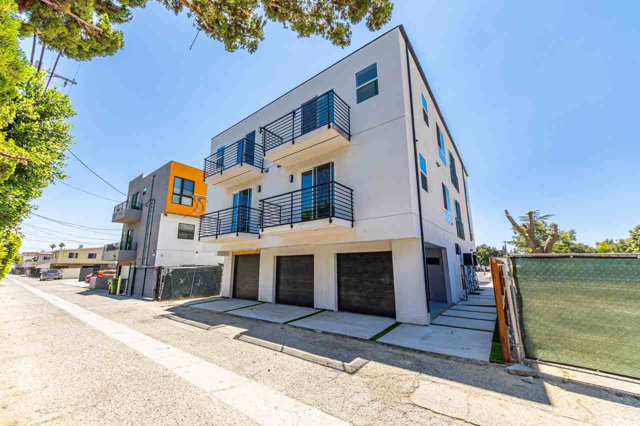 Luxury 4 Bedroom 3 - Photo 5 of 50