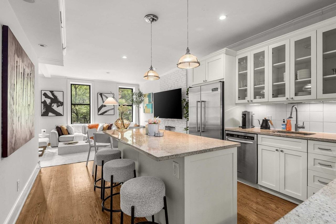 49 West 16th Street - Photo 6 of 20