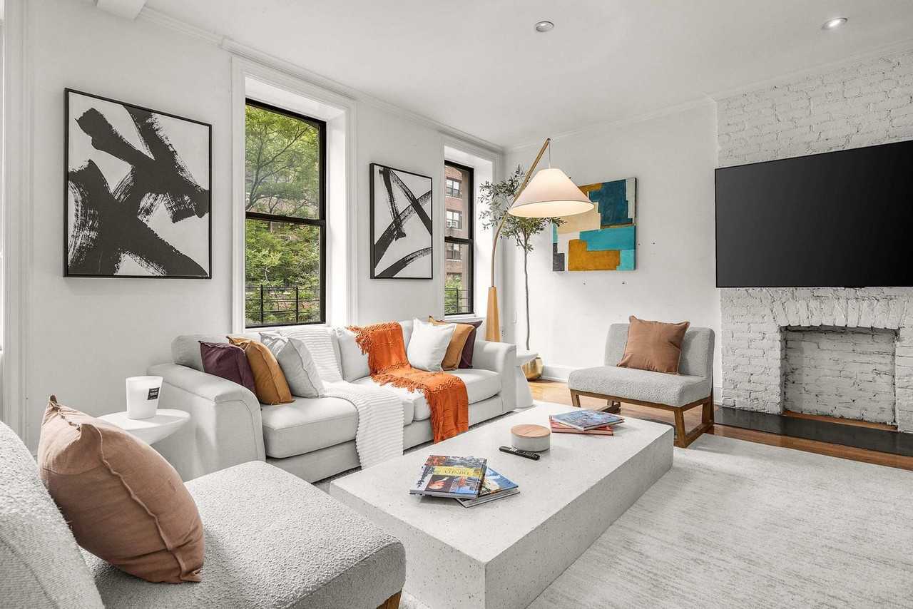 49 West 16th Street - Photo 2 of 20