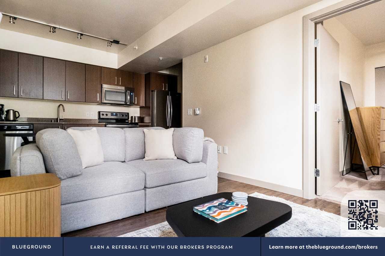 1414 10th Ave #893 - Photo 5 of 25