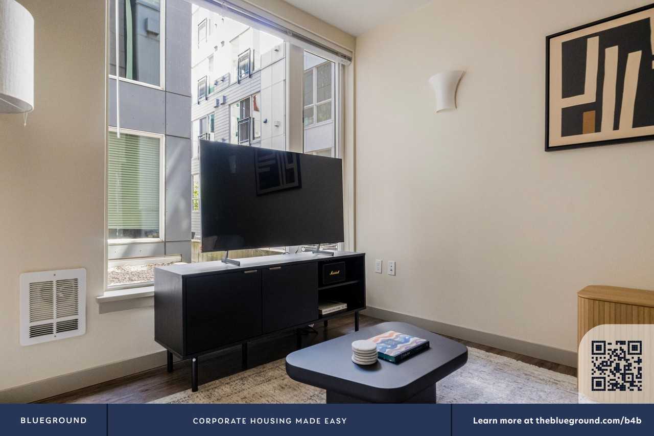 1414 10th Ave #893 - Photo 6 of 25