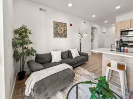 featured image of 2400 E Huntingdon St