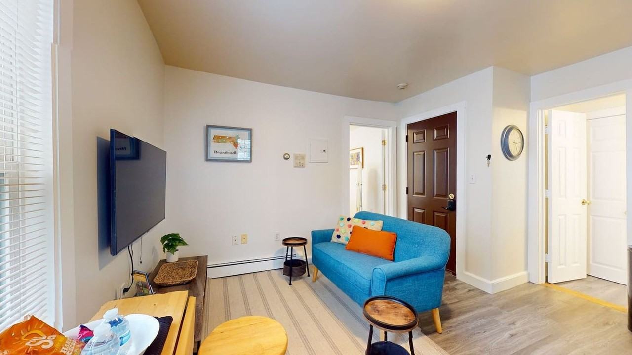 22 Hews St #1238090P - Photo 2 of 13