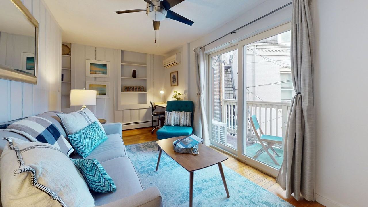 282 Washington St #1238107P - Photo 2 of 13