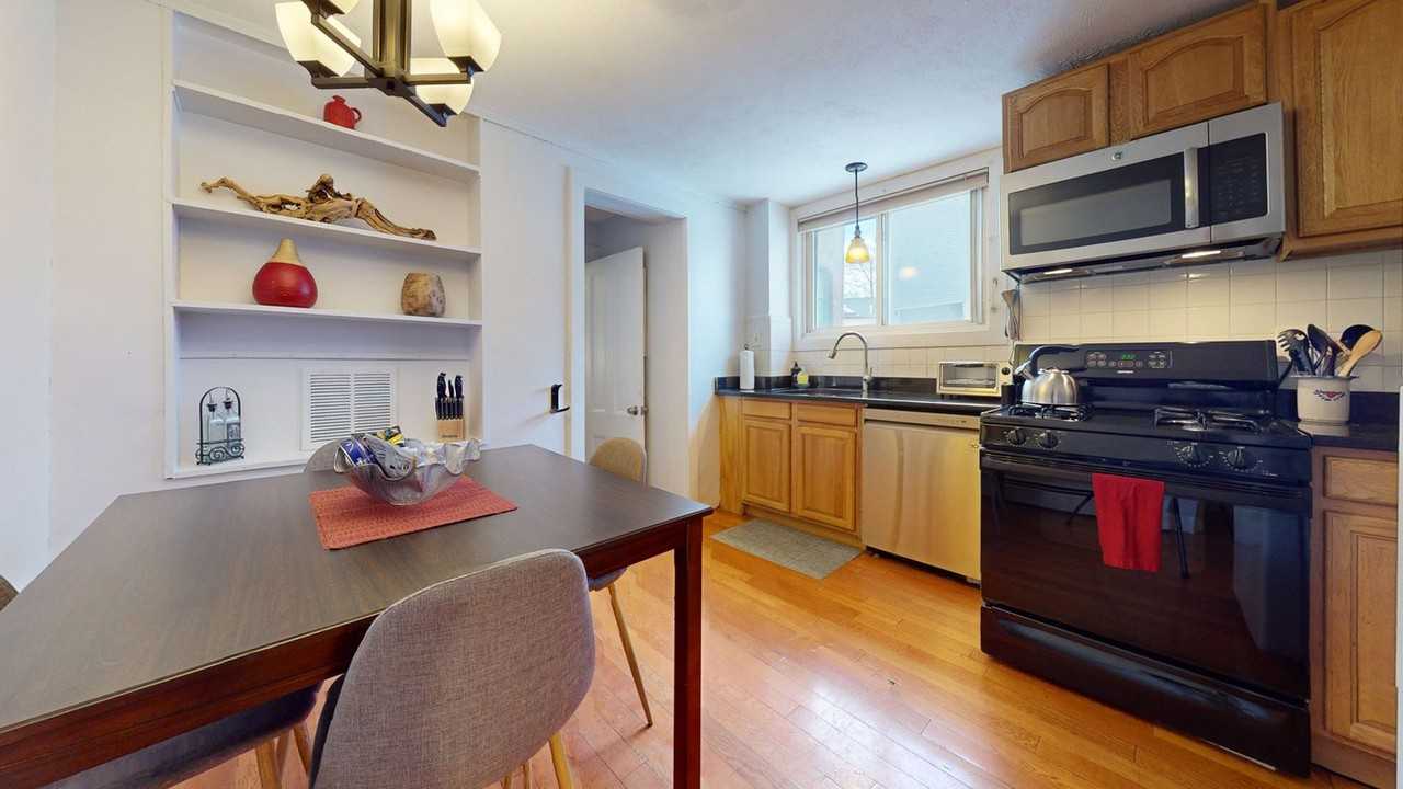 282 Washington St #1238107P - Photo 7 of 13