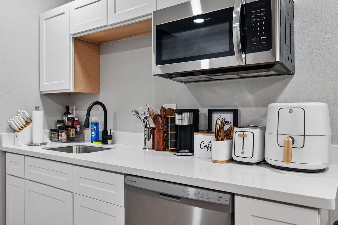 4113 West Virginia Avenue #1244355P - Photo 6 of 18