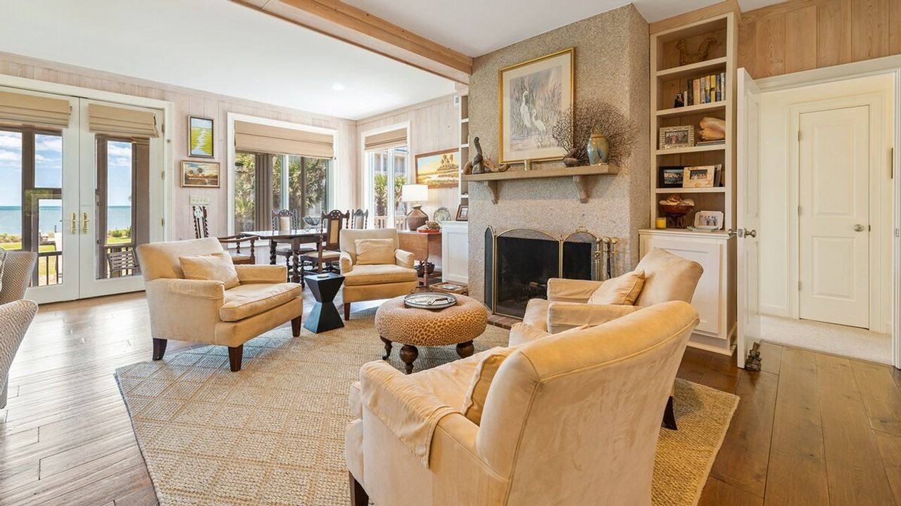 321 Pioneer Loop #1253389P - Photo 3 of 46