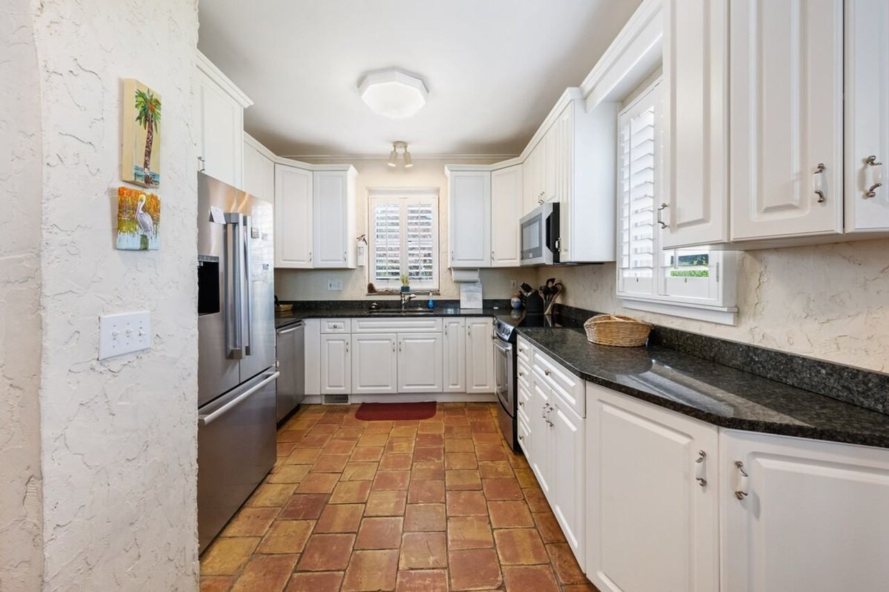 269 Debordieu Boulevard - Photo 7 of 29