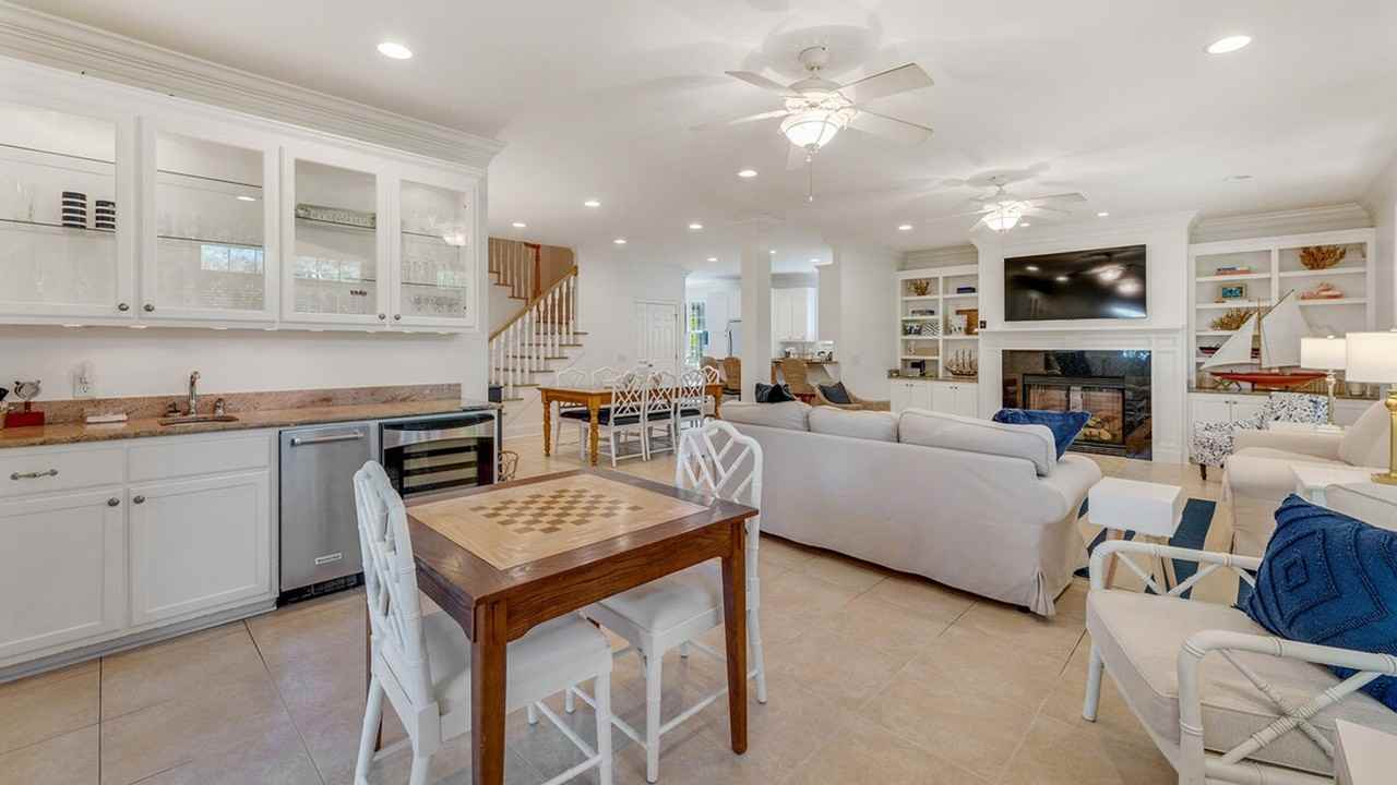 94 Ballyhoo St #1253489P - Photo 3 of 37