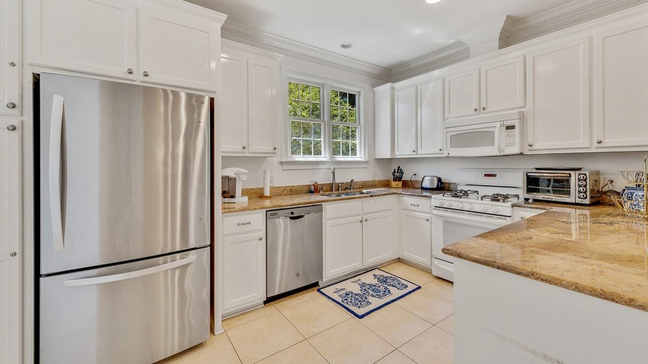 94 Ballyhoo St #1253489P - Photo 6 of 37