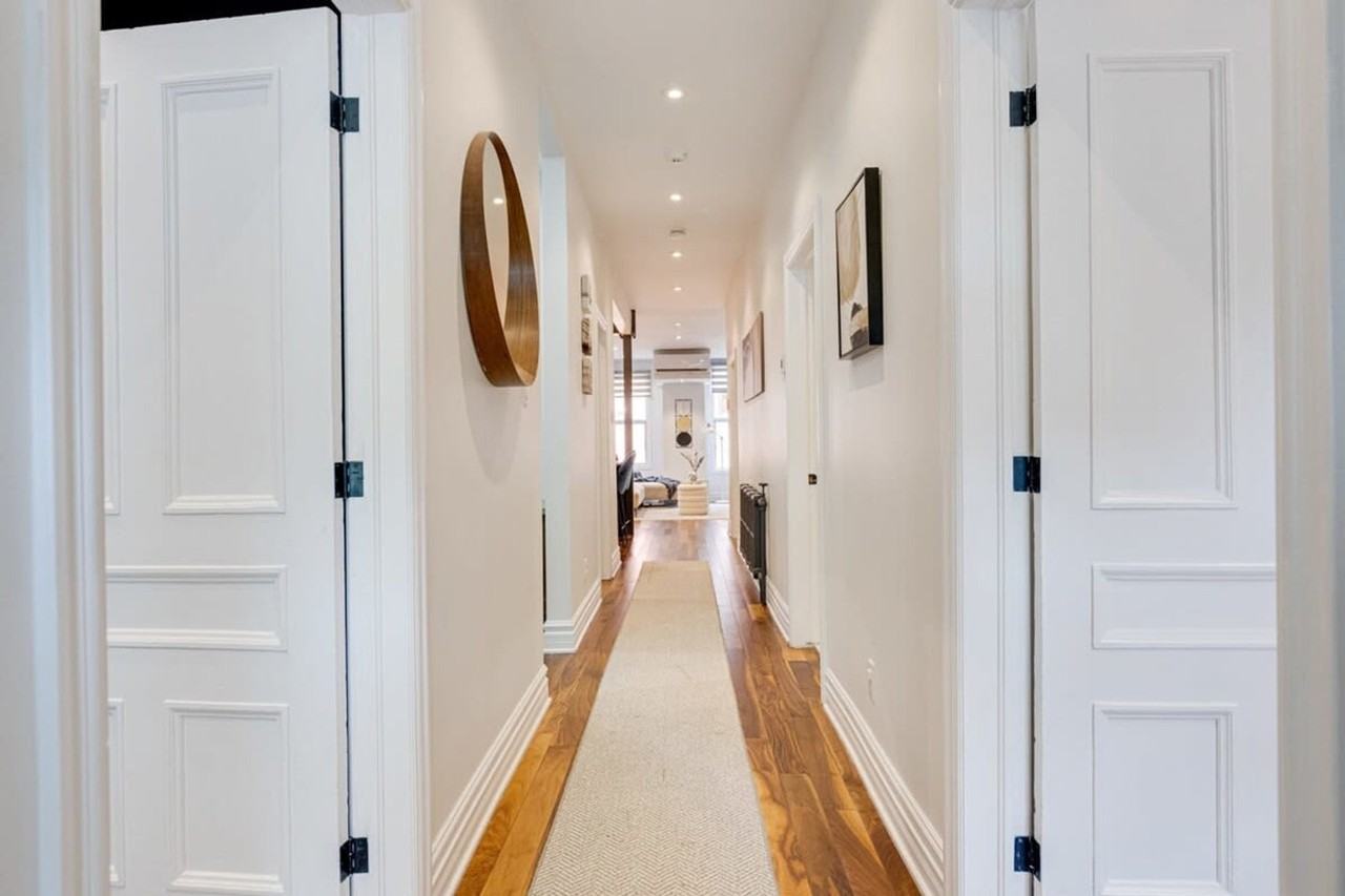 5579 Rue Clark #1254779P - Photo 2 of 46