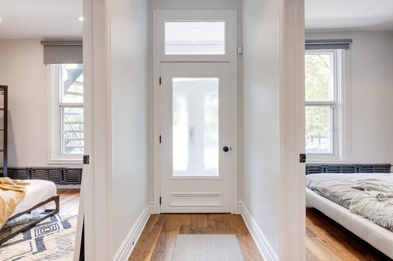 5579 Rue Clark #1254779P - Photo 4 of 46