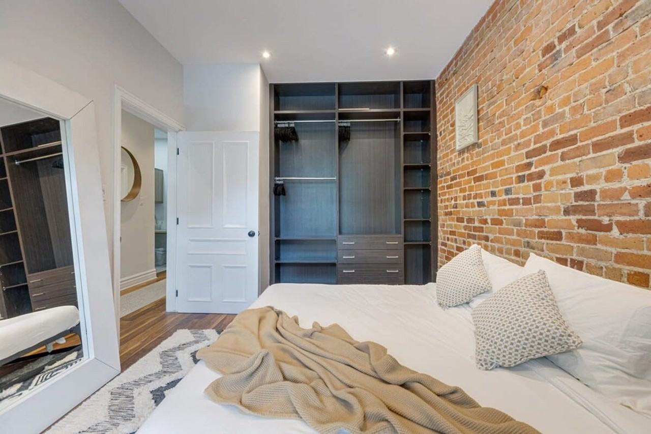 5579 Rue Clark #1254779P - Photo 5 of 46