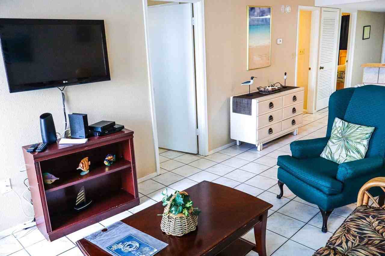 5601 Gulf Blvd #1255576P - Photo 4 of 24