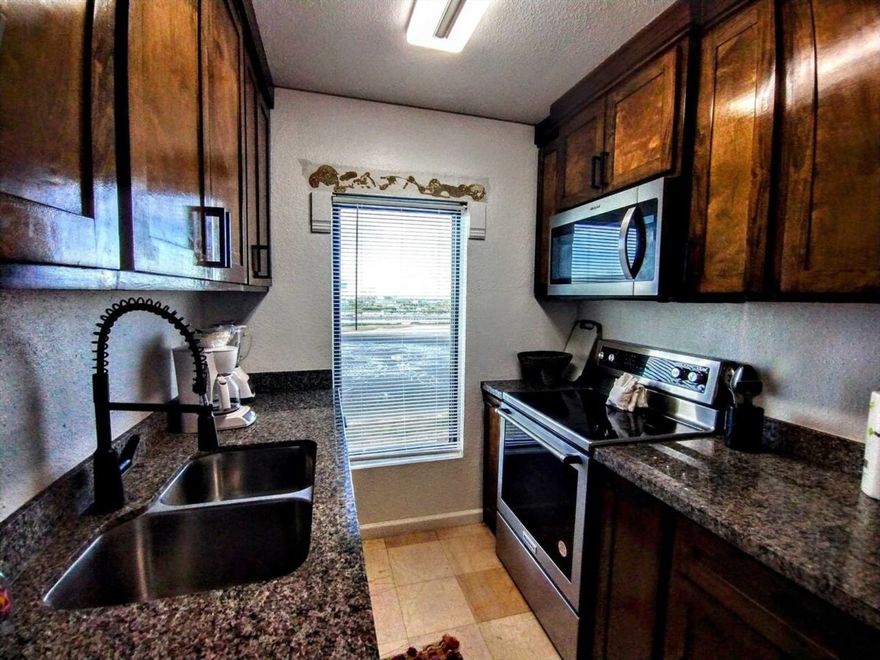 6403 Padre Boulevard - Photo 7 of 31