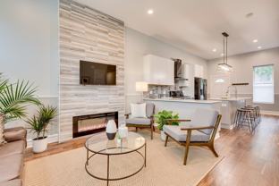2125 W Adams St - Photo 1 of 1