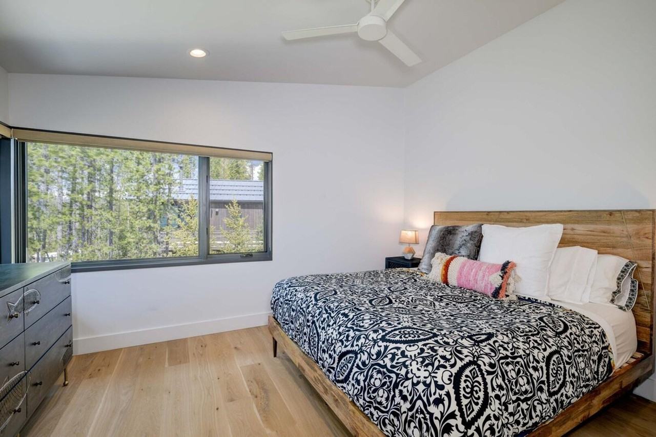 15 Lakewood Dr #1255639P - Photo 3 of 17