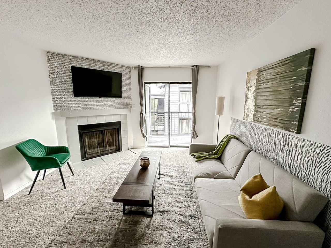 1071 Clayton Ln #1256101P - Photo 3 of 27