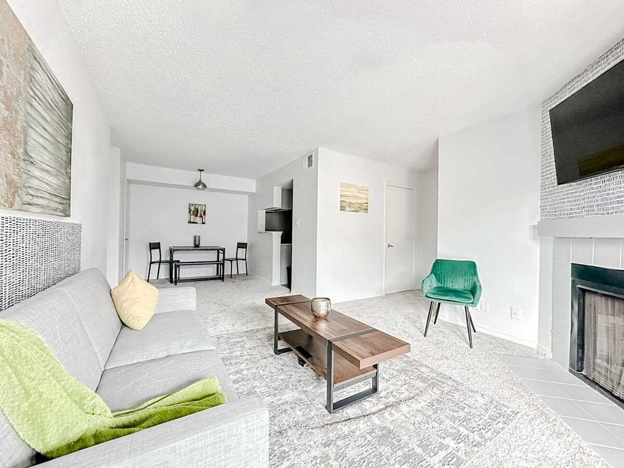 1071 Clayton Ln #1256101P - Photo 6 of 27