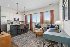 featured image of 1087 N High St