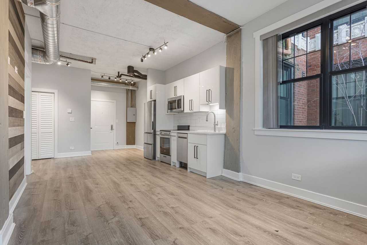 7645 N Sheridan Rd - Photo 2 of 50