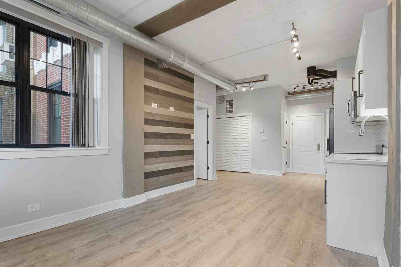 7645 N Sheridan Rd - Photo 3 of 50