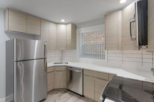 featured image of 7630 North Eastlake Terrace